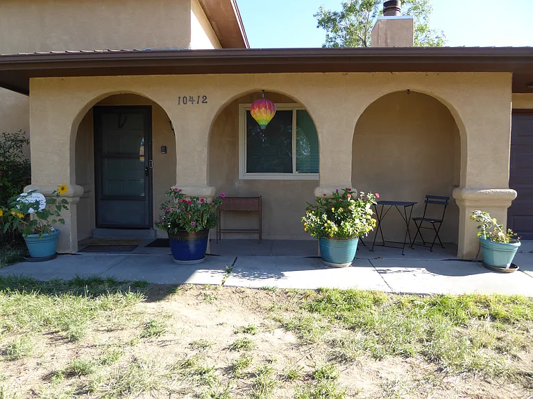 10412 Guadalajara Ave NE — Photo 2