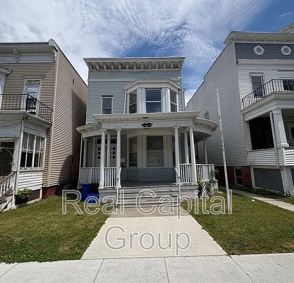 130 5th Ave #2R — Photo 1