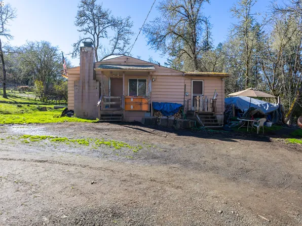 1176 Whistlers Ln, Roseburg, OR 97470
