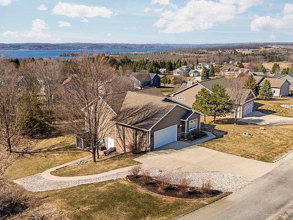 3rd image of 7277 E Leelanau Hills Dr