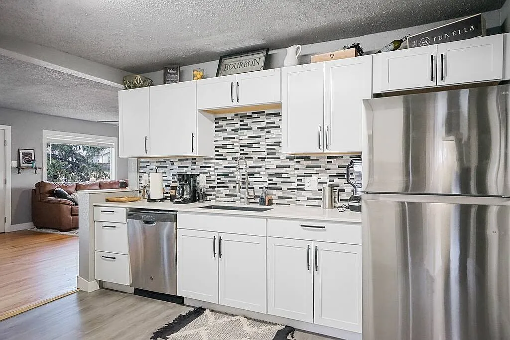 3 bed, $8,079 — Photo 2
