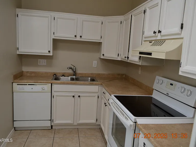 1551 E 28th Ave #1 — Photo 6