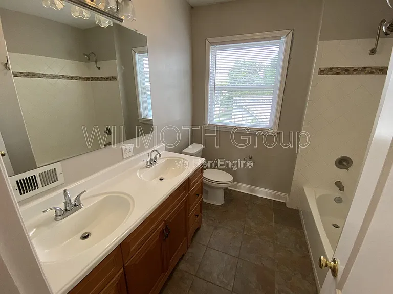 2458 N College Ave — Photo 17