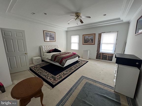 3rd image of 1205 Argyle Ave