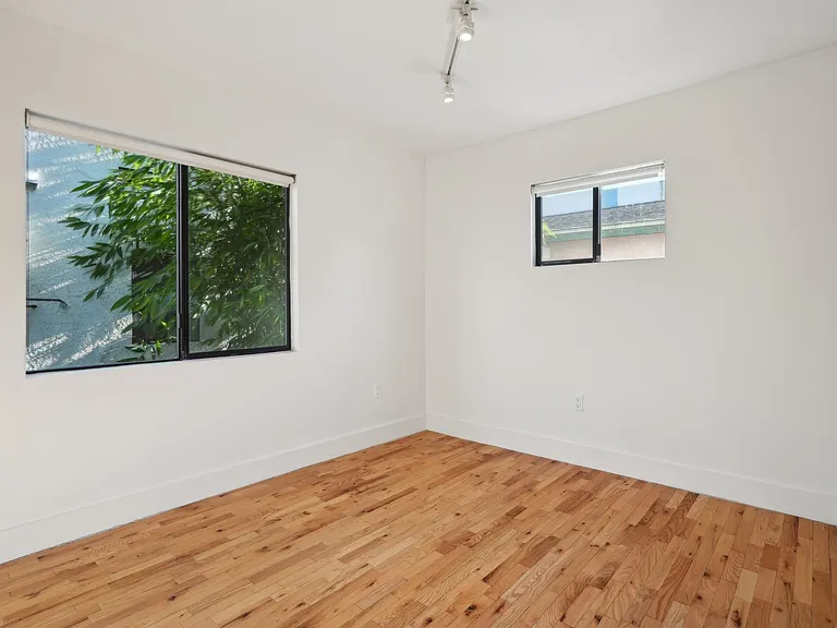 251 Rosemont Ave #1/2 — Photo 10