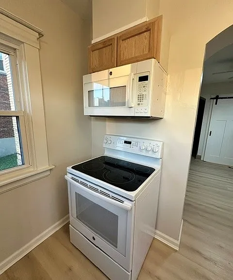 223 Glazier Ave — Photo 10