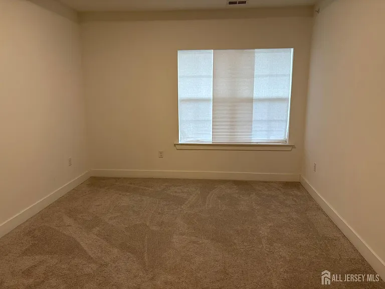 733 Stiller Ln — Photo 7