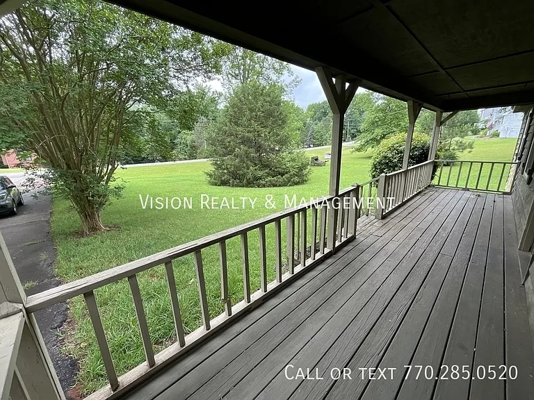 106 Barton Ln — Photo 30