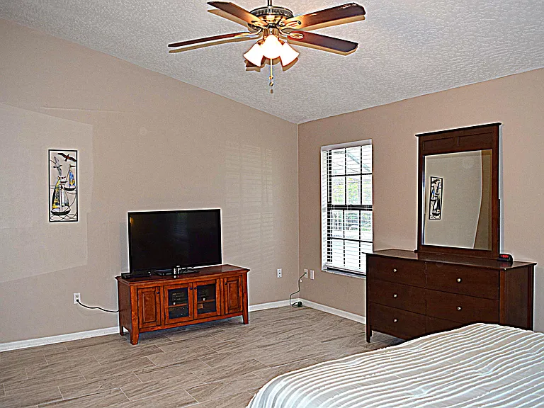 285 Utopia Cir — Photo 11