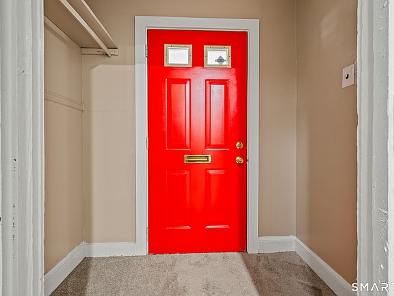 3rd image of 368 Shelton Avenue