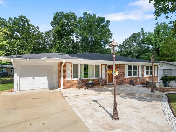 1404 Dogwood Dr, Oxford, AL 36203