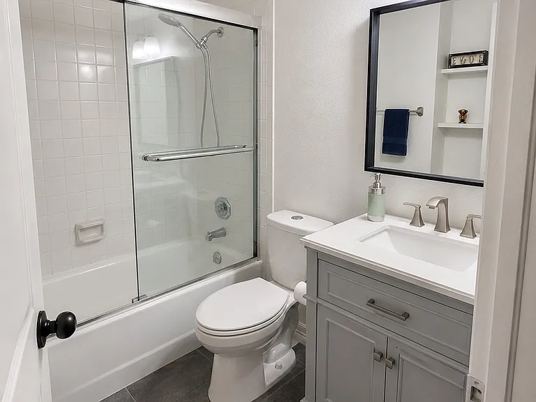 1829 Augusta Dr #8 — Photo 2