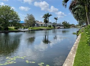 533 SE 19th Ct, Cape Coral, FL 33990