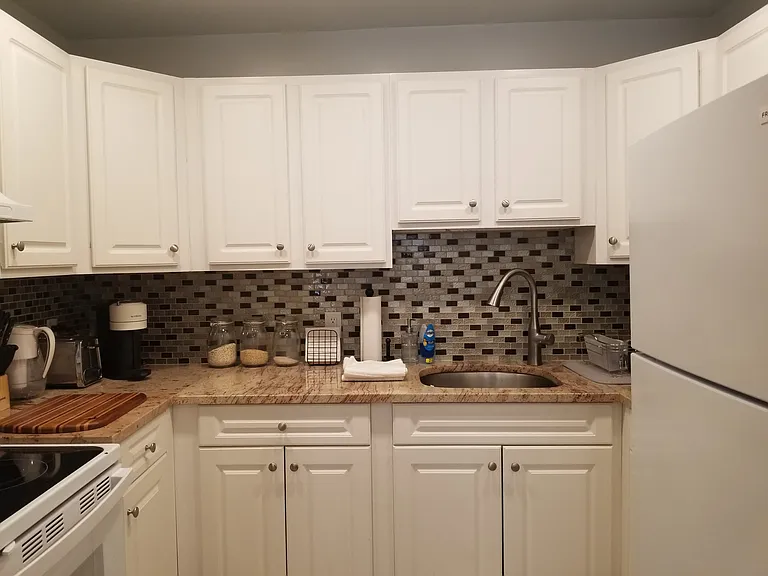 804 Willow ave — Photo 2