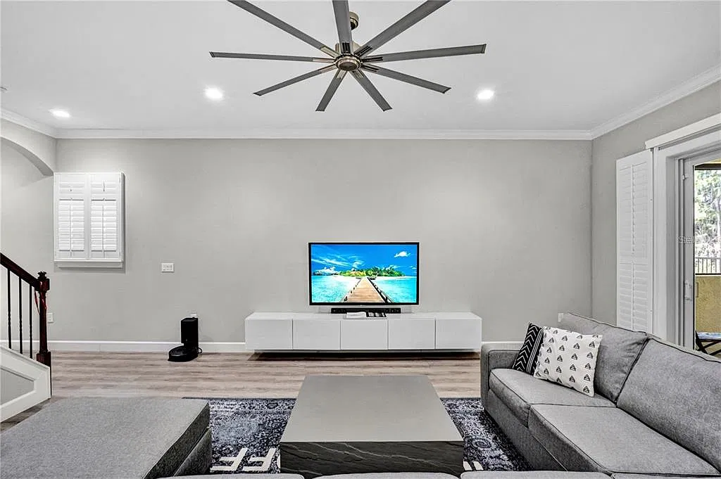 3 bed, 2.5 bath, 2275 sqft, $3,000 — Photo 4