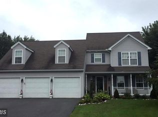 440 Tall Cedar Ln, Greencastle, PA 17225