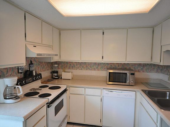 4th image of 702 Sandpiper Dr #10502
