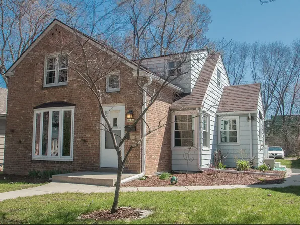 4654 N Ironwood Ln, Glendale, WI 53209