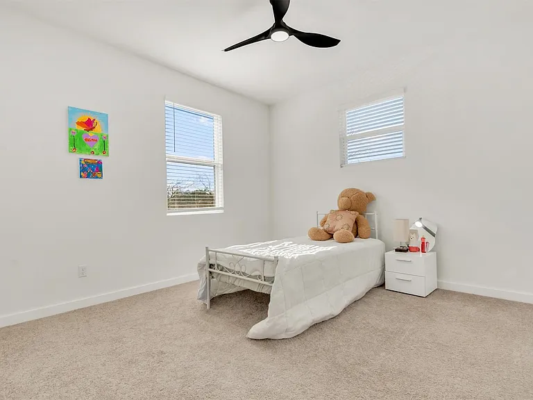 2307 Lathan Ln — Photo 16
