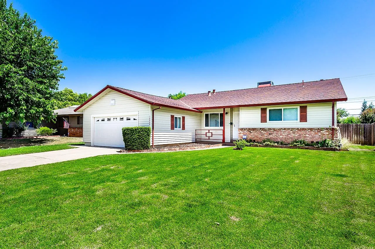 10500 Malaga Way photo 1