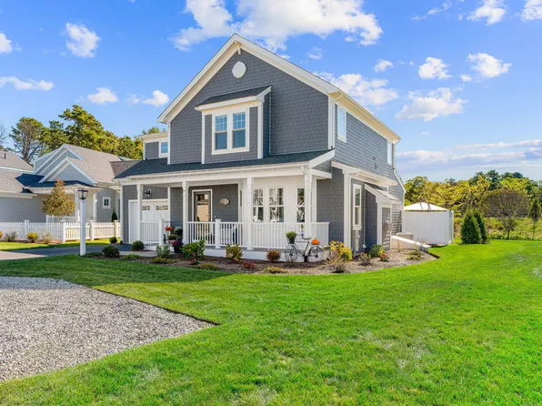 12 Cobblestone Circle, Mashpee, MA 02649