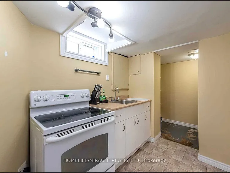 90 Tupper Dr #BASEMENT — Photo 9