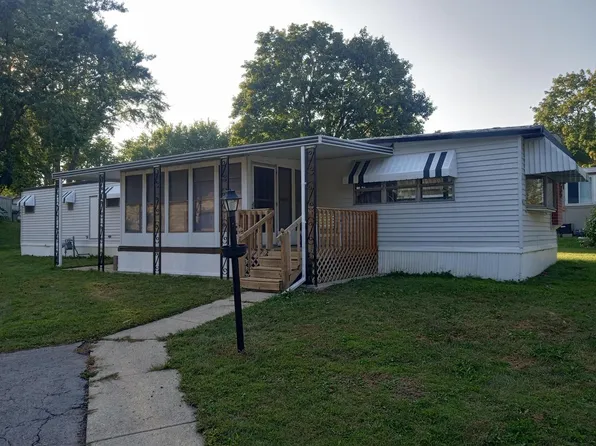 1432 SUNRISE TRAIL, Burlington, WI 53105