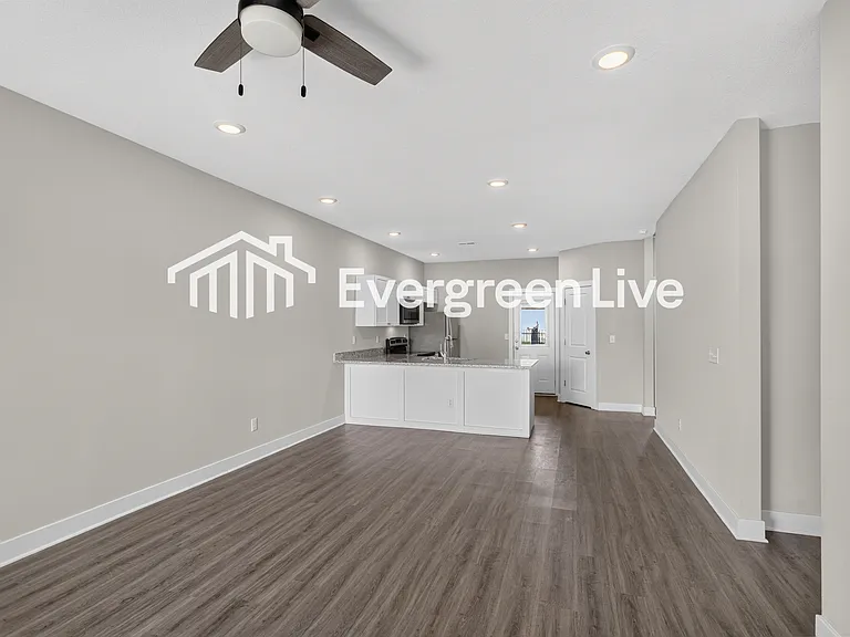 5247 N Cypress St — Photo 5