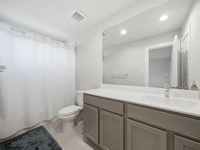 19702 Isola Breeze Dr — Photo 26