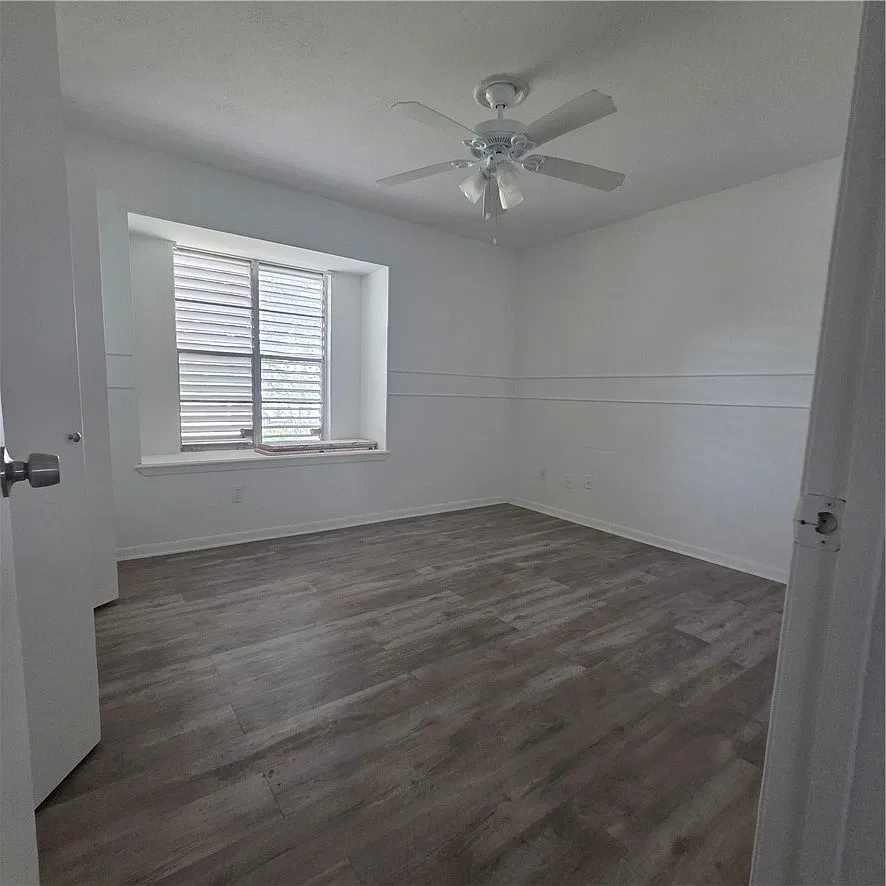 3 bed, 2.0 bath, 1466 sqft, $2,000 — Photo 4