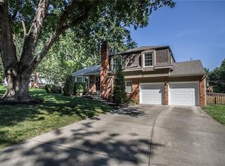 8820 W 97th St, Overland Park, KS 66212