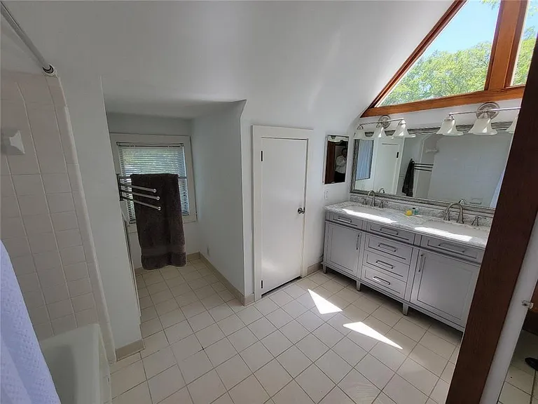 404 Emory Dr NE — Photo 20