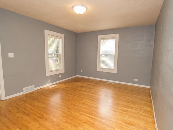 4th image of 314 S Douglas Ave
