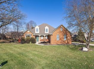 383 Walnut Woods Dr, Greenwood, IN 46142