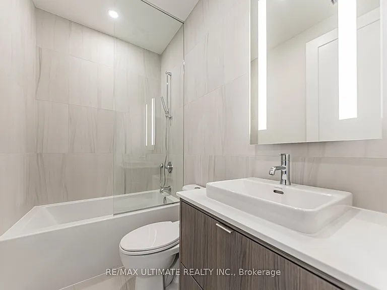 858 Dupont St #Penthouse 16 — Photo 15