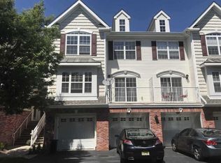 29 Bayside Dr, Bayonne, NJ 07002