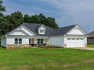 18 Poorhouse Rd, Seale, AL 36875