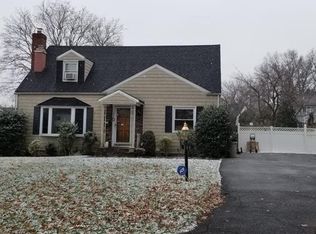 146 Hilburn Rd, Scarsdale, NY 10583