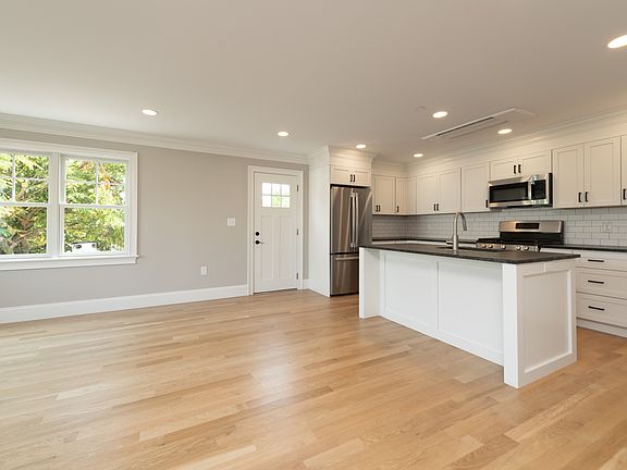 5th image of 5 1/2 Prospect St #A