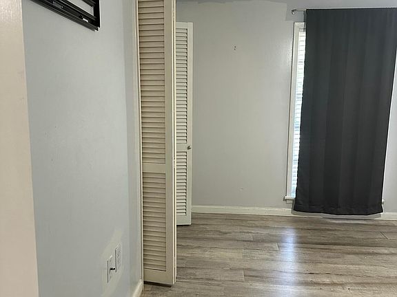 3rd image of 901 N 31st Ave