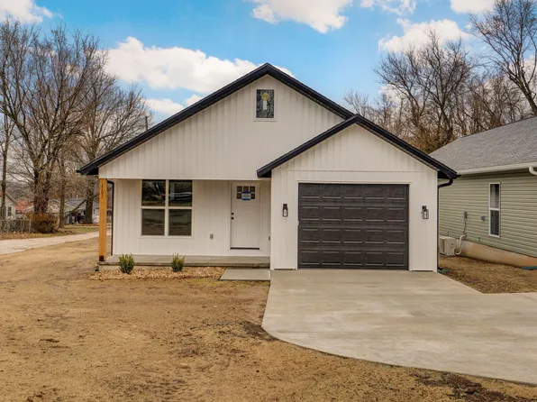 1103 E Smith Street, Springfield, MO 65803