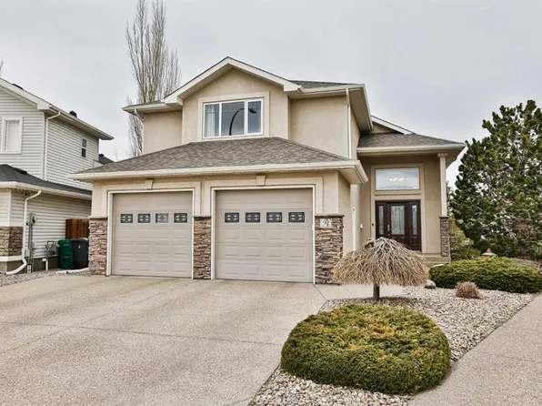 92 Heritage Cir W, Lethbridge, AB T1K 7T3