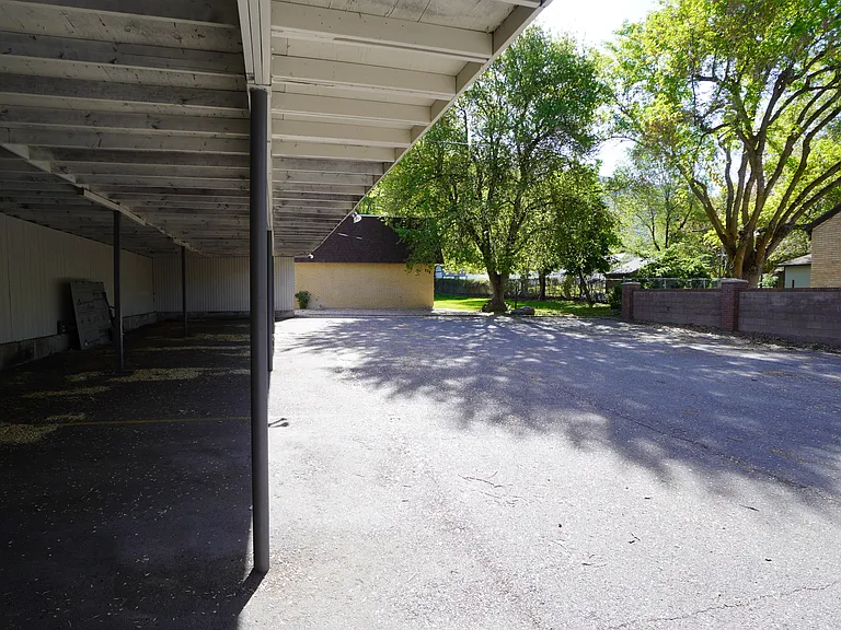 Apartments at 175 Main Street in Farmington — Photo 13