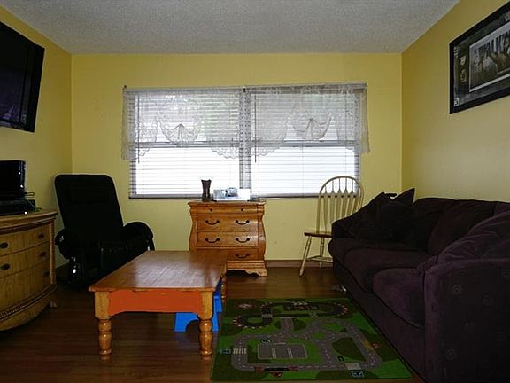 5th image of 639 Southwest Blvd N
