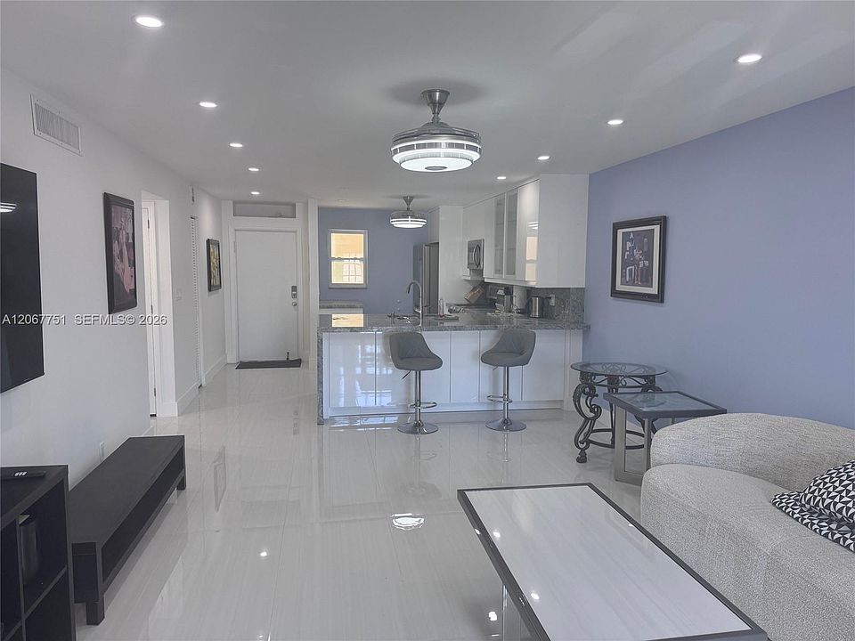 1st image of 410 SE 2nd St APT 223