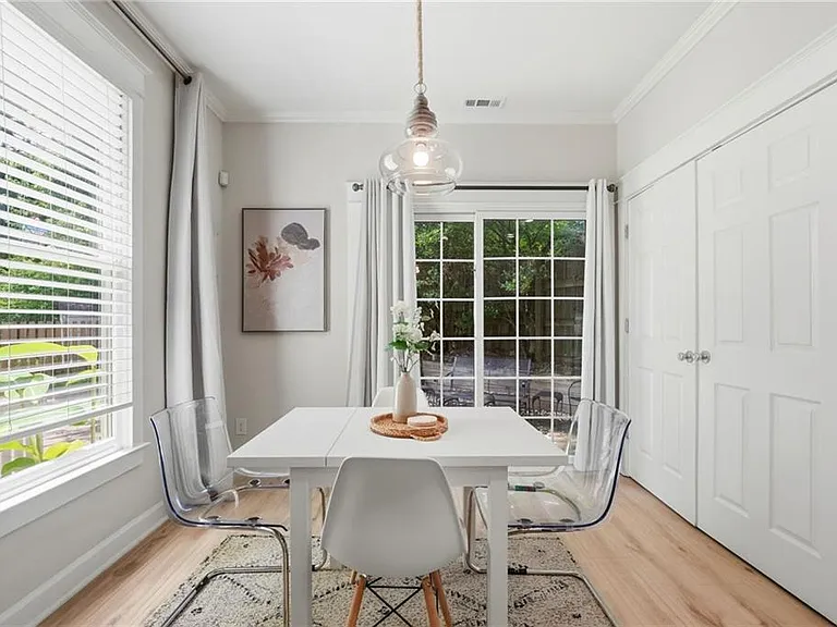 312 Glenwood Ave SE — Photo 11