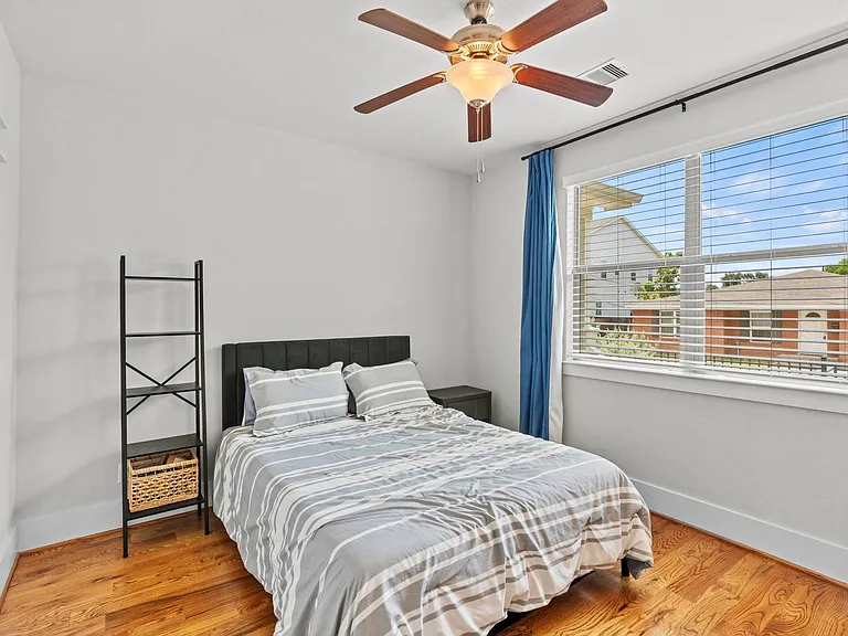 3402 Delhi St — Photo 9