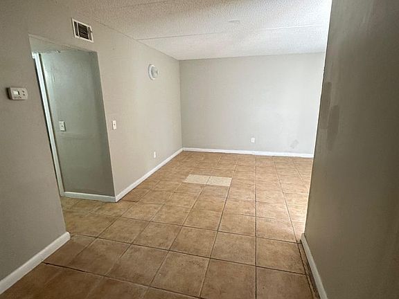 4th image of 2851 Sophia St #5