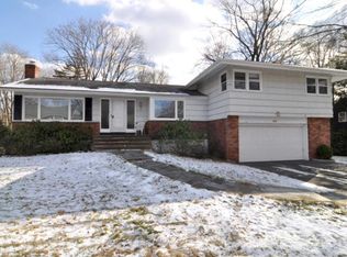 36 Saxon Way, New Rochelle, NY 10804