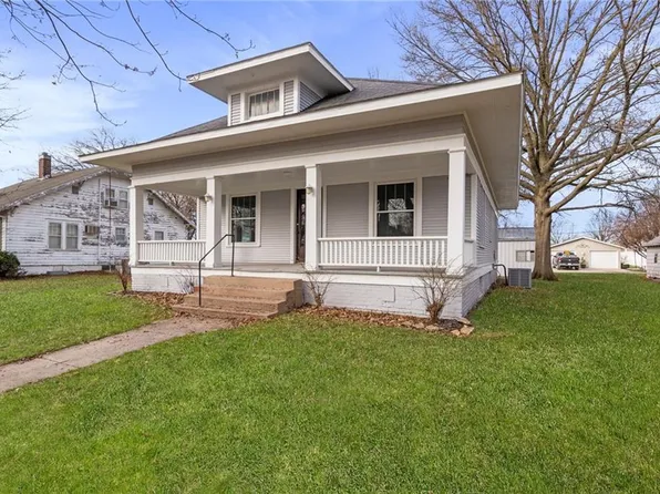 604 S Elm St, Norborne, MO 64668